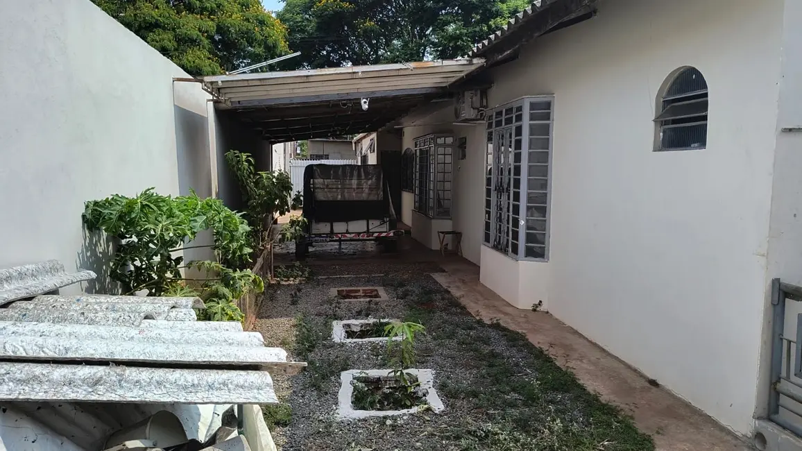 Foto 4 de Casa com 2 quartos para alugar, 207m2 em Conjunto Habitacional Sol Nascente, Maringa - PR