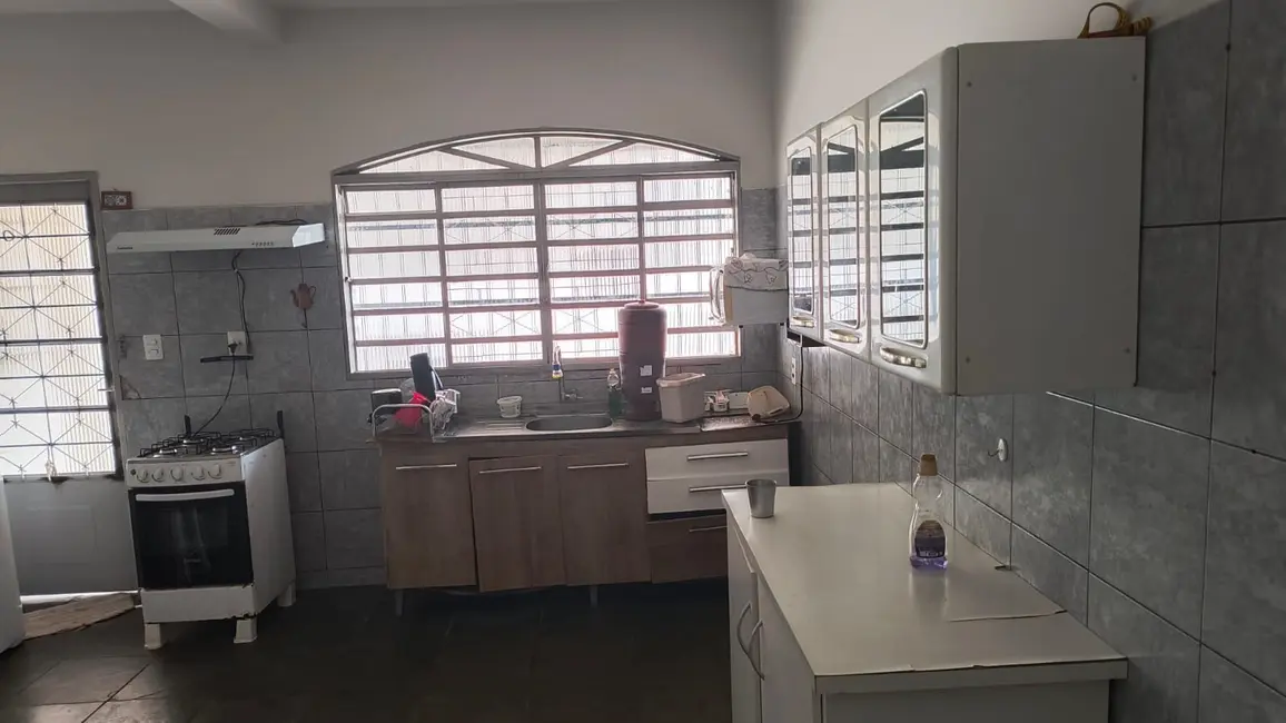Foto 7 de Casa com 2 quartos para alugar, 207m2 em Conjunto Habitacional Sol Nascente, Maringa - PR