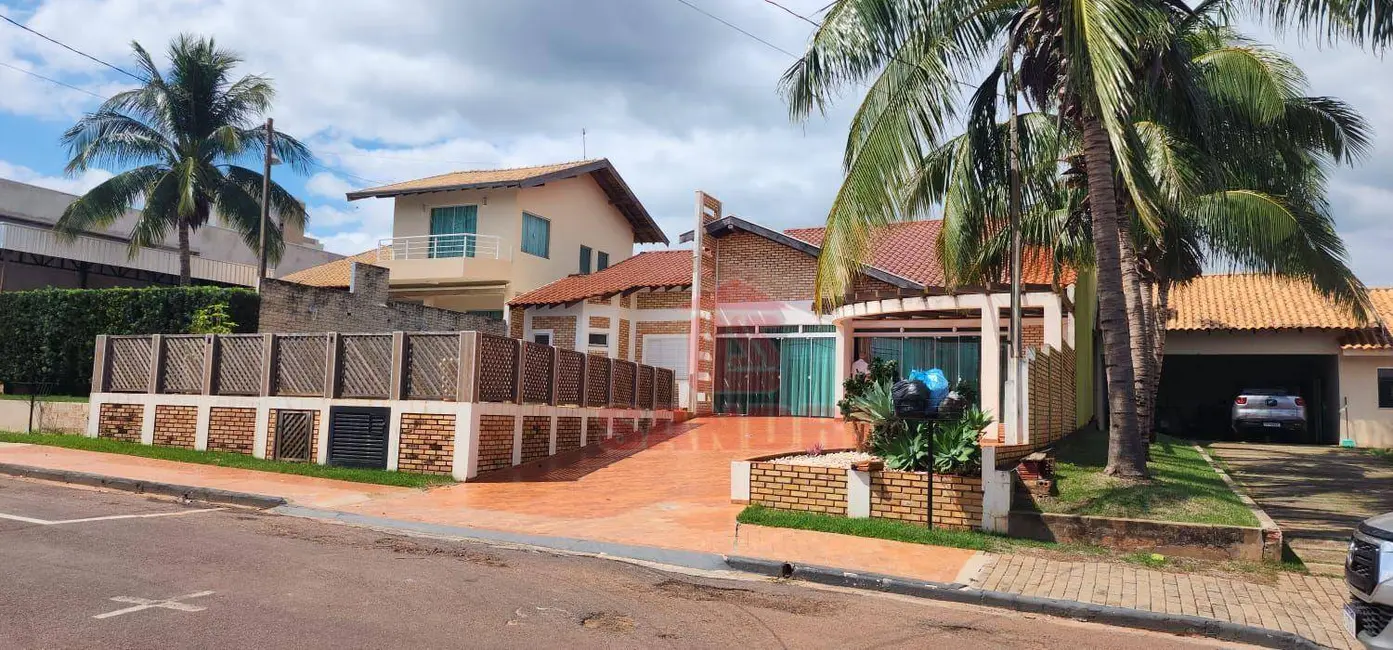 Casa com 4 quartos à venda, 465m2 em Centro, Porto Rico - PR - imagem 3 Foto 3 de Casa com 4 quartos à venda, 465m2 em Centro, Porto Rico - PR