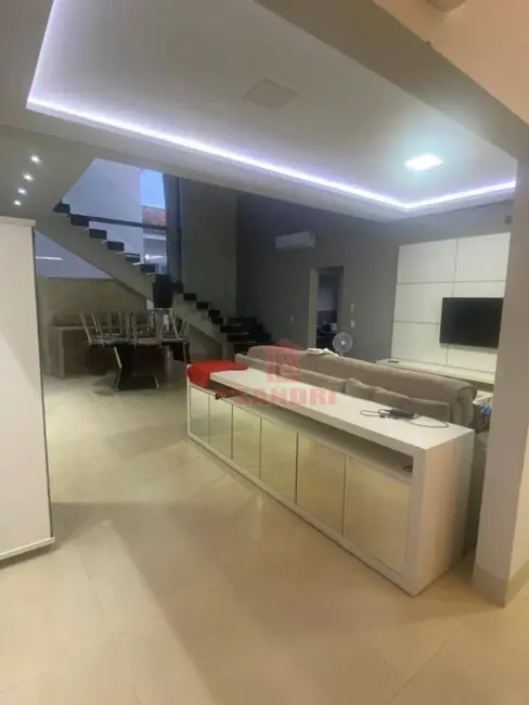 Casa à venda, 415m2 em Centro, Porto Rico - PR - imagem 8 Foto 8 de Casa à venda, 415m2 em Centro, Porto Rico - PR