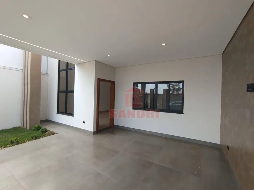 Casa com 3 quartos à venda, 200m2 em Jardim Espanha, Maringa - PR - imagem 2 Foto 2 de Casa com 3 quartos à venda, 200m2 em Jardim Espanha, Maringa - PR