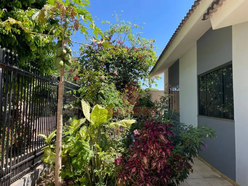 Foto 2 de Casa à venda em Zona 06, Maringa - PR