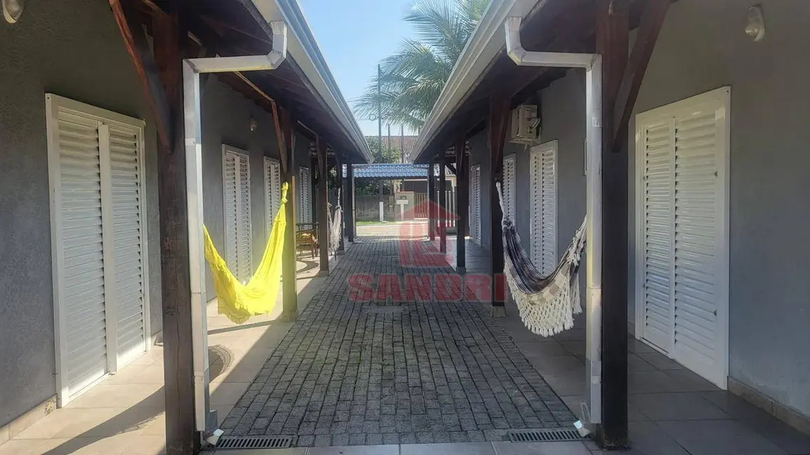 Casa à venda em Matinhos - PR - imagem 3 Foto 3 de Casa à venda em Matinhos - PR