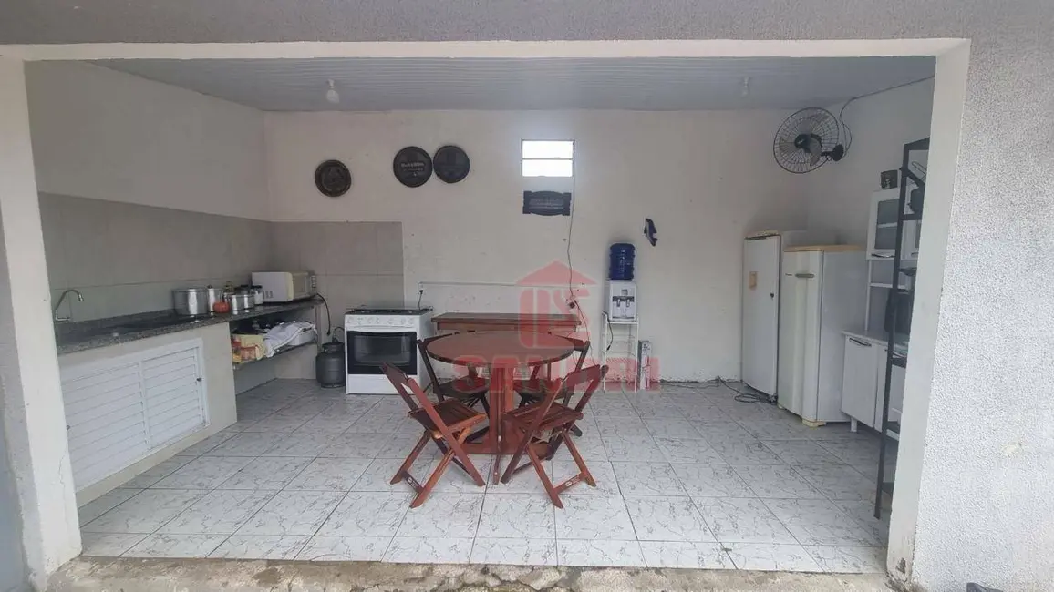 Casa à venda em Matinhos - PR - imagem 8 Foto 8 de Casa à venda em Matinhos - PR
