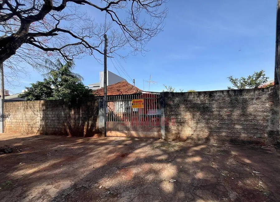 Foto 1 de Terreno / Lote à venda, 600m2 em Zona 08, Maringa - PR