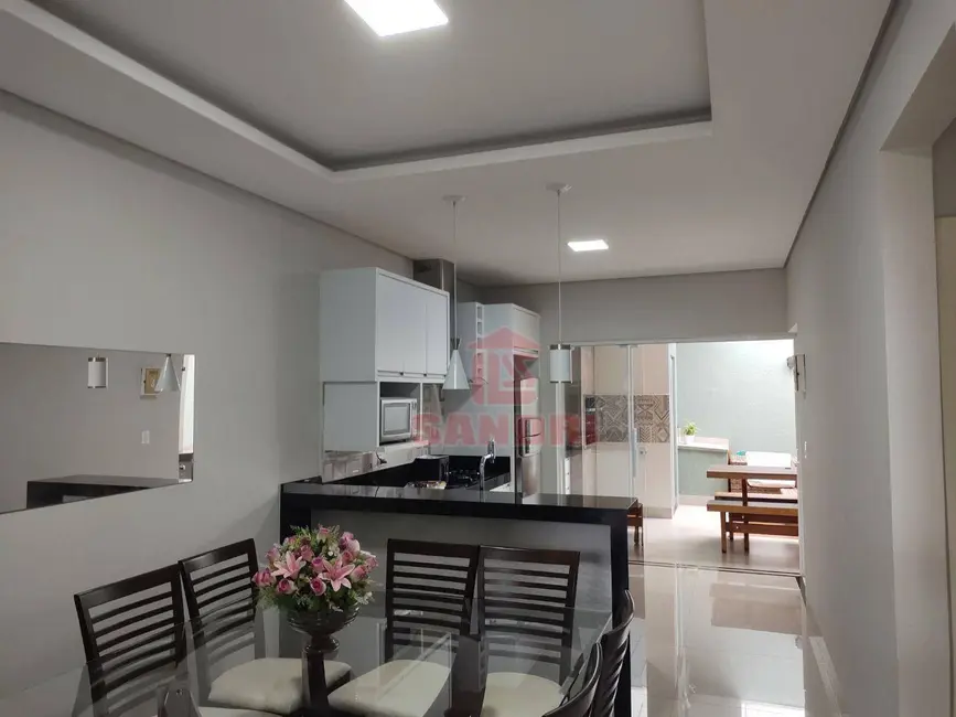 Foto 8 de Casa com 2 quartos à venda, 173m2 em Parque Avenida, Maringa - PR