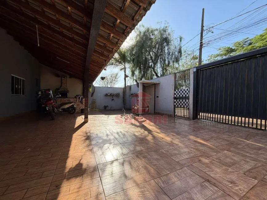Casa com 3 quartos à venda, 300m2 em Residencial Pioneiro Odwaldo Bueno Netto, Maringa - PR - imagem 5 Foto 5 de Casa com 3 quartos à venda, 300m2 em Residencial Pioneiro Odwaldo Bueno Netto, Maringa - PR