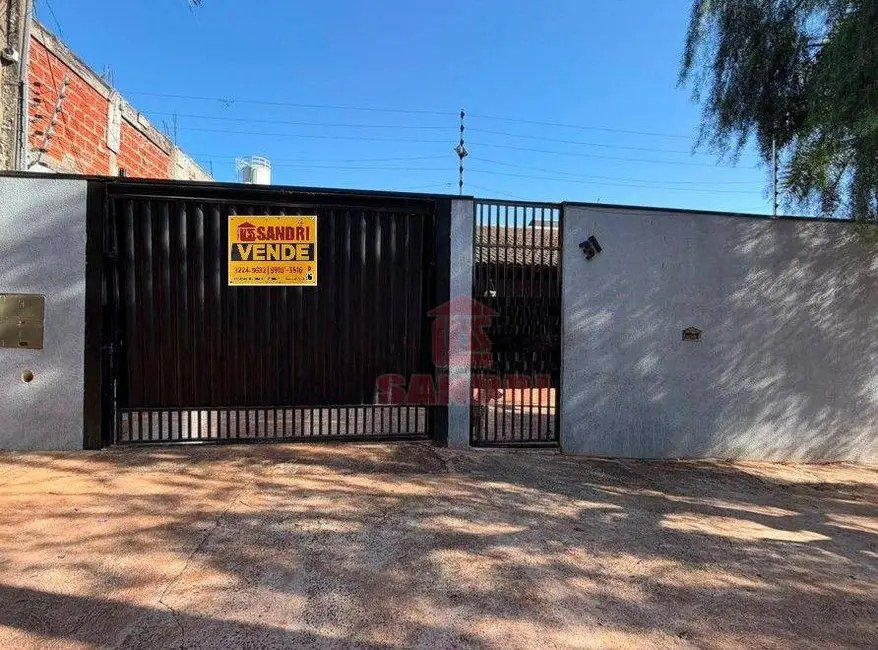 Casa com 3 quartos à venda, 300m2 em Residencial Pioneiro Odwaldo Bueno Netto, Maringa - PR - imagem 1 Foto 1 de Casa com 3 quartos à venda, 300m2 em Residencial Pioneiro Odwaldo Bueno Netto, Maringa - PR