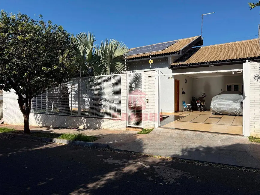 Casa com 3 quartos à venda, 259m2 em Jardim Nova Independência I, Sarandi - PR - imagem 4 Foto 4 de Casa com 3 quartos à venda, 259m2 em Jardim Nova Independência I, Sarandi - PR