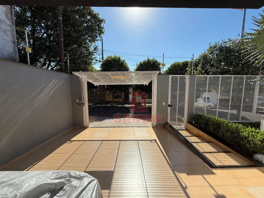Casa com 3 quartos à venda, 259m2 em Jardim Nova Independência I, Sarandi - PR - imagem 6 Foto 6 de Casa com 3 quartos à venda, 259m2 em Jardim Nova Independência I, Sarandi - PR