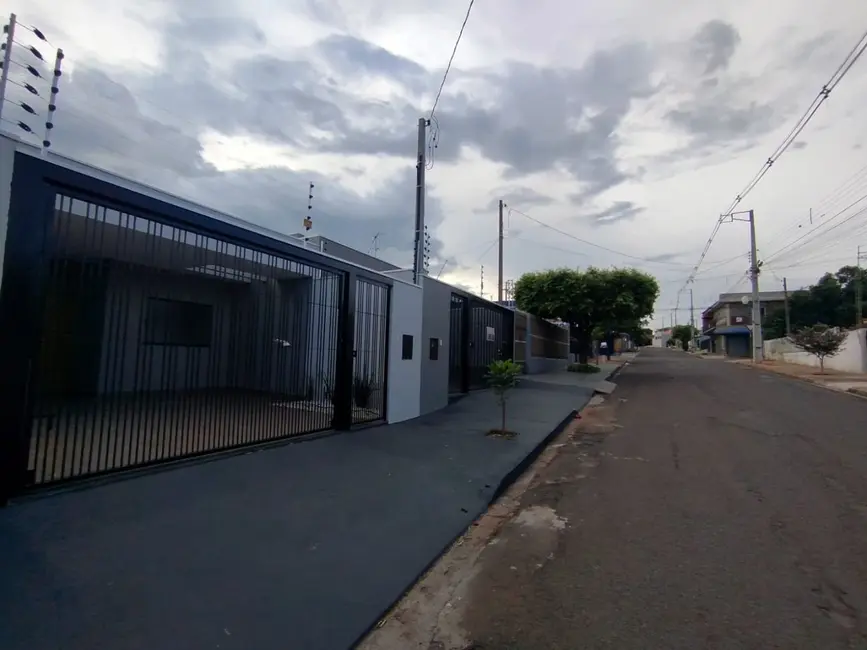 Casa com 3 quartos à venda, 150m2 em Parque Alvamar, Sarandi - PR - imagem 4 Foto 4 de Casa com 3 quartos à venda, 150m2 em Parque Alvamar, Sarandi - PR