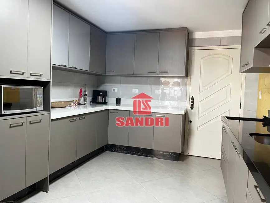 Foto 6 de Sobrado com 4 quartos à venda, 232m2 em Jardim Iguaçu, Maringa - PR