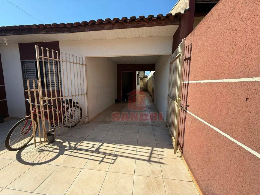 Casa com 3 quartos à venda, 126m2 em Jardim Gralha Azul, Sarandi - PR - imagem 4 Foto 4 de Casa com 3 quartos à venda, 126m2 em Jardim Gralha Azul, Sarandi - PR
