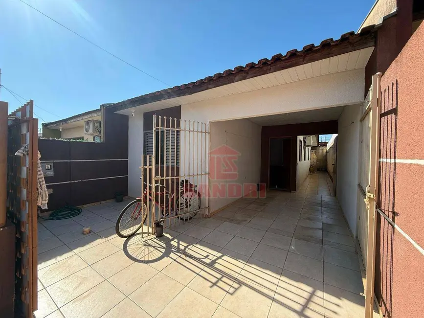 Casa com 3 quartos à venda, 126m2 em Jardim Gralha Azul, Sarandi - PR - imagem 3 Foto 3 de Casa com 3 quartos à venda, 126m2 em Jardim Gralha Azul, Sarandi - PR
