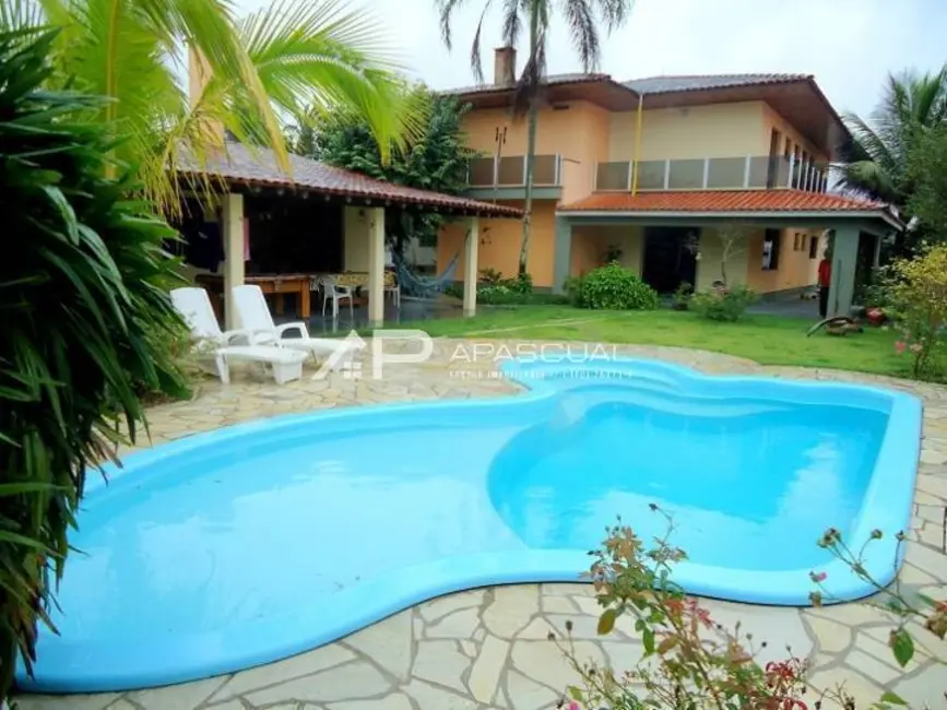 Sobrado com 4 quartos à venda, 900m2 em Praia das Palmeiras, Caraguatatuba - SP - imagem 3 Foto 3 de Sobrado com 4 quartos à venda, 900m2 em Praia das Palmeiras, Caraguatatuba - SP