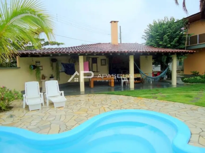 Sobrado com 4 quartos à venda, 900m2 em Praia das Palmeiras, Caraguatatuba - SP - imagem 4 Foto 4 de Sobrado com 4 quartos à venda, 900m2 em Praia das Palmeiras, Caraguatatuba - SP