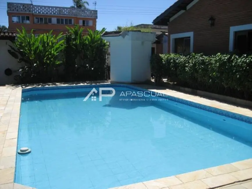 Sobrado com 4 quartos à venda, 630m2 em Praia das Palmeiras, Caraguatatuba - SP - imagem 1 Foto 1 de Sobrado com 4 quartos à venda, 630m2 em Praia das Palmeiras, Caraguatatuba - SP
