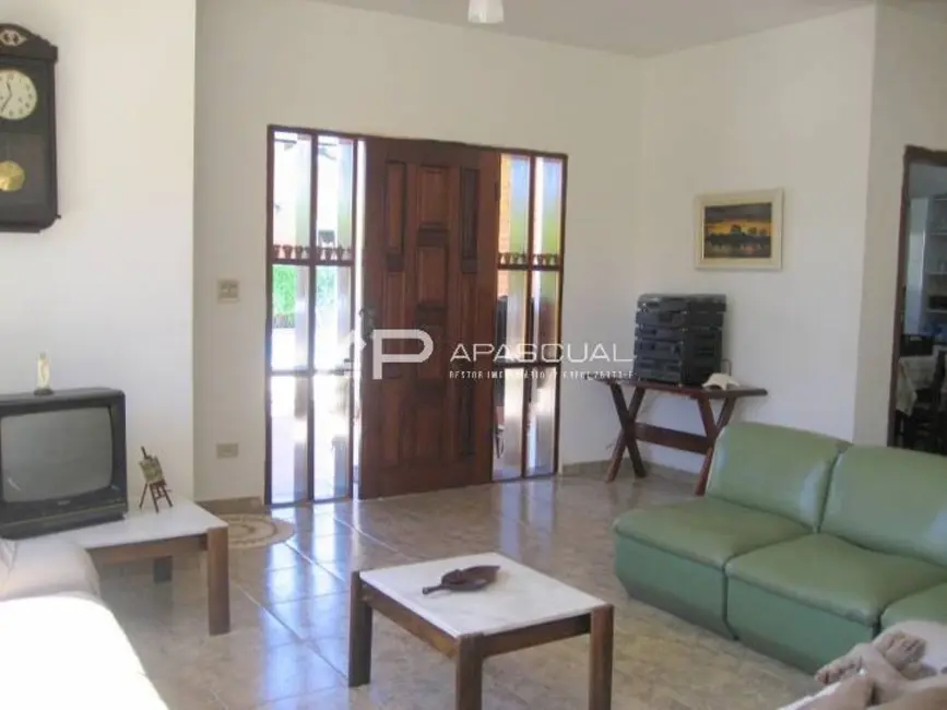 Sobrado com 4 quartos à venda, 630m2 em Praia das Palmeiras, Caraguatatuba - SP - imagem 8 Foto 8 de Sobrado com 4 quartos à venda, 630m2 em Praia das Palmeiras, Caraguatatuba - SP