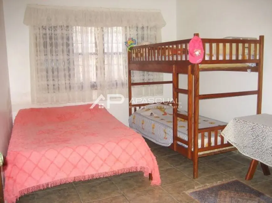 Sobrado com 4 quartos à venda, 630m2 em Praia das Palmeiras, Caraguatatuba - SP - imagem 4 Foto 4 de Sobrado com 4 quartos à venda, 630m2 em Praia das Palmeiras, Caraguatatuba - SP