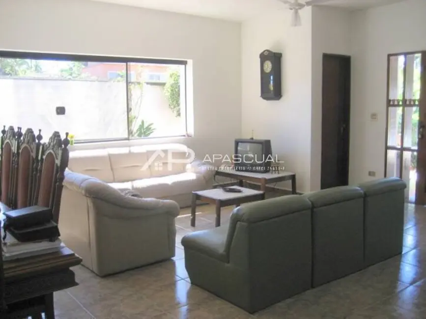 Sobrado com 4 quartos à venda, 630m2 em Praia das Palmeiras, Caraguatatuba - SP - imagem 7 Foto 7 de Sobrado com 4 quartos à venda, 630m2 em Praia das Palmeiras, Caraguatatuba - SP