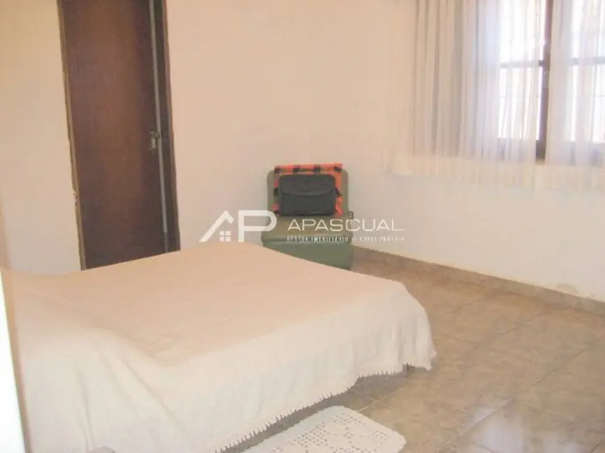 Sobrado com 4 quartos à venda, 630m2 em Praia das Palmeiras, Caraguatatuba - SP - imagem 2 Foto 2 de Sobrado com 4 quartos à venda, 630m2 em Praia das Palmeiras, Caraguatatuba - SP