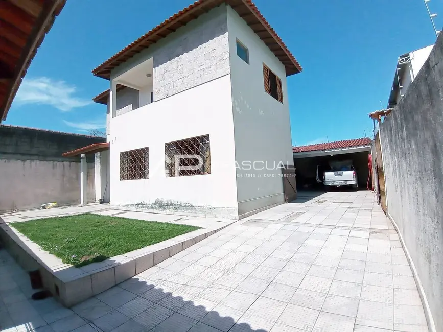 Foto 2 de Sobrado com 3 quartos à venda, 130m2 em Indaiá, Caraguatatuba - SP