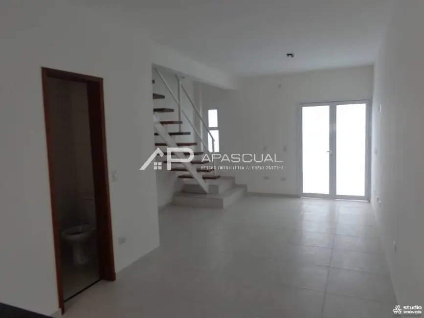 Foto 1 de Sobrado com 2 quartos à venda, 90m2 em Massaguaçu, Caraguatatuba - SP