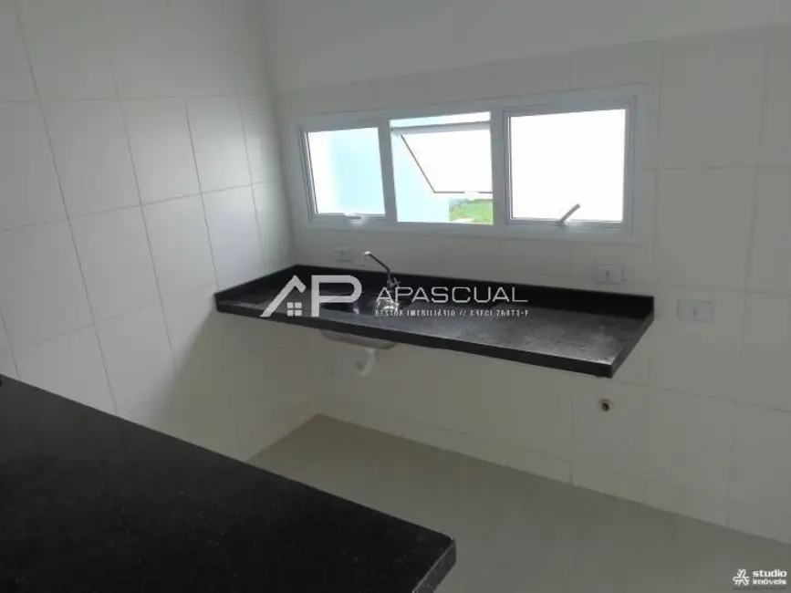 Foto 2 de Sobrado com 2 quartos à venda, 90m2 em Massaguaçu, Caraguatatuba - SP