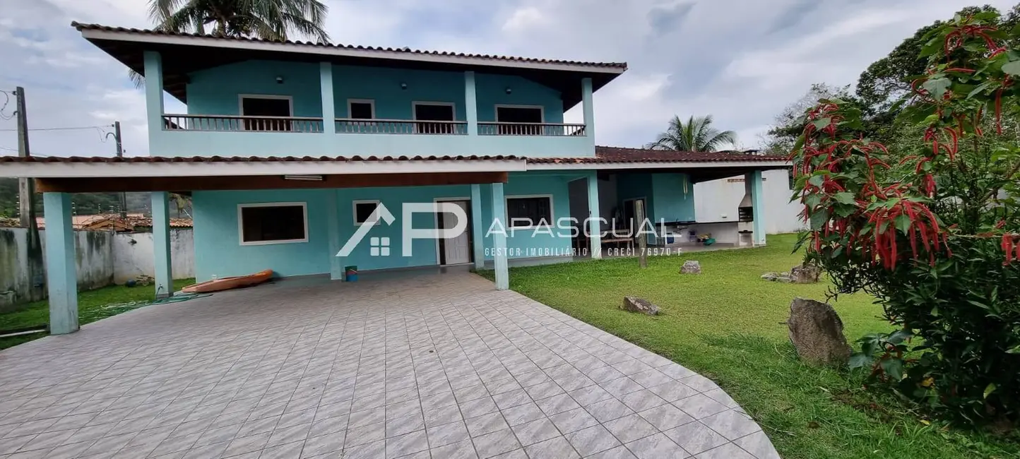Foto 2 de Casa com 3 quartos à venda e para alugar, 650m2 em Massaguaçu, Caraguatatuba - SP