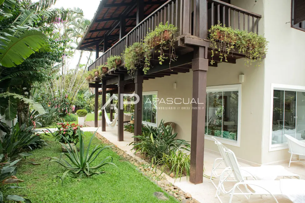 Foto 3 de Casa com 5 quartos à venda, 825m2 em Caraguatatuba - SP