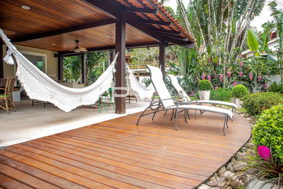 Foto 2 de Casa com 5 quartos à venda, 825m2 em Caraguatatuba - SP