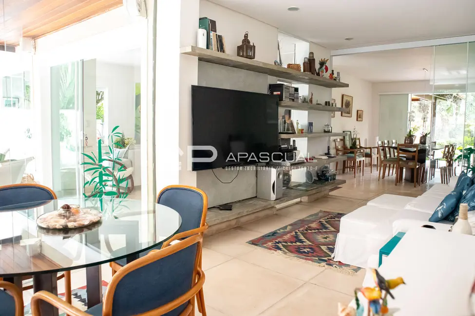 Foto 6 de Casa com 5 quartos à venda, 825m2 em Caraguatatuba - SP