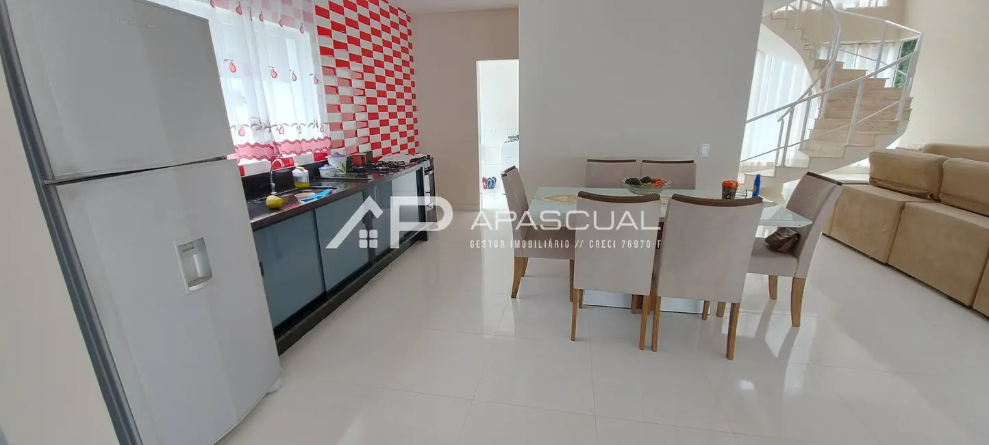 Foto 6 de Casa de Condomínio com 3 quartos à venda, 190m2 em Caraguatatuba - SP