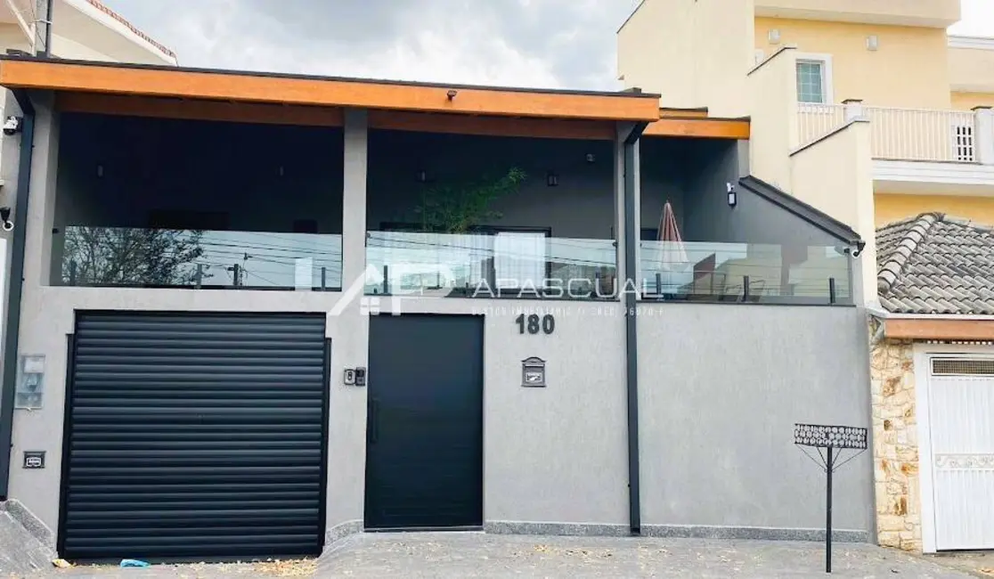Casa com 3 quartos à venda, 243m2 em Sao Jose Dos Campos - SP - imagem 2 Foto 2 de Casa com 3 quartos à venda, 243m2 em Sao Jose Dos Campos - SP