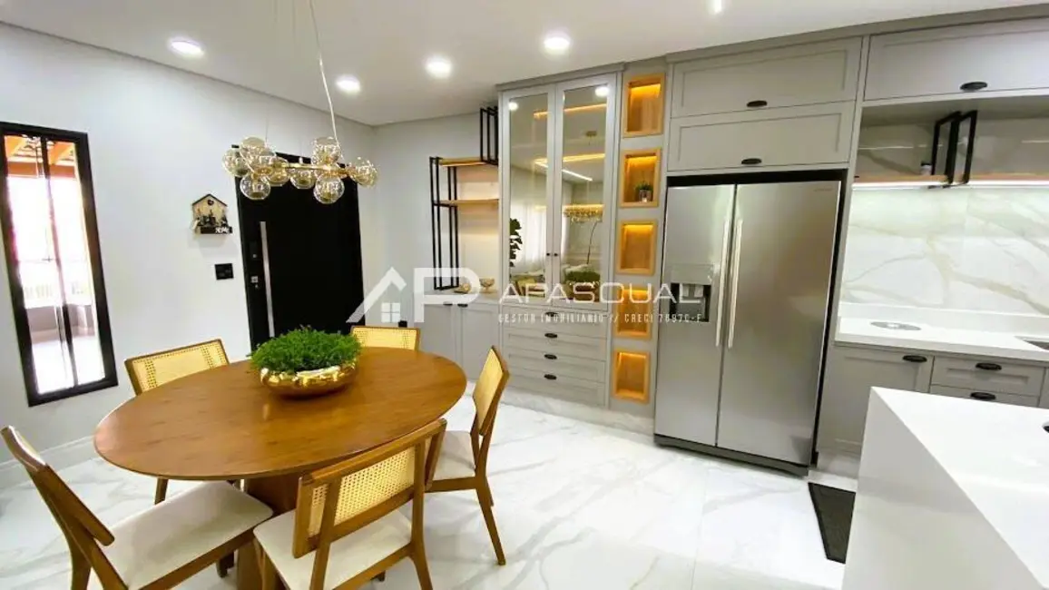 Casa com 3 quartos à venda, 243m2 em Sao Jose Dos Campos - SP - imagem 9 Foto 9 de Casa com 3 quartos à venda, 243m2 em Sao Jose Dos Campos - SP