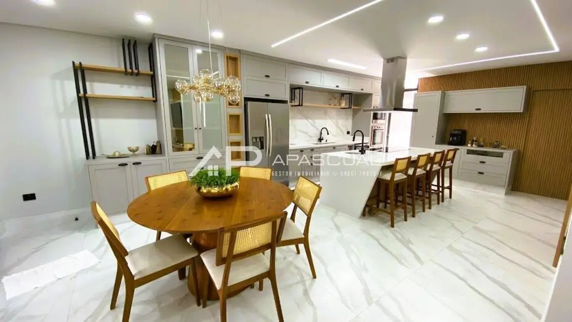 Casa com 3 quartos à venda, 243m2 em Sao Jose Dos Campos - SP - imagem 6 Foto 6 de Casa com 3 quartos à venda, 243m2 em Sao Jose Dos Campos - SP