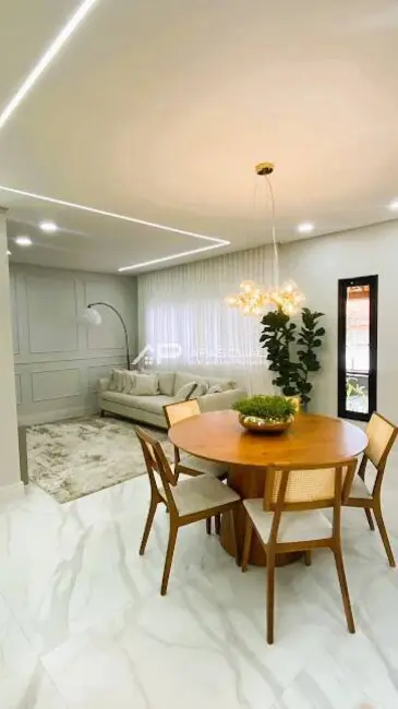 Casa com 3 quartos à venda, 243m2 em Sao Jose Dos Campos - SP - imagem 5 Foto 5 de Casa com 3 quartos à venda, 243m2 em Sao Jose Dos Campos - SP