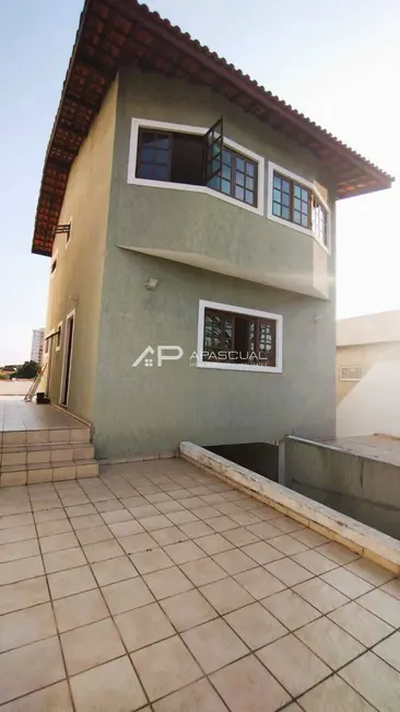 Casa com 3 quartos à venda, 250m2 em Sao Jose Dos Campos - SP - imagem 3 Foto 3 de Casa com 3 quartos à venda, 250m2 em Sao Jose Dos Campos - SP