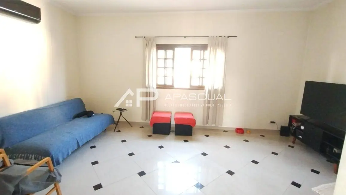 Casa com 3 quartos à venda, 250m2 em Sao Jose Dos Campos - SP - imagem 7 Foto 7 de Casa com 3 quartos à venda, 250m2 em Sao Jose Dos Campos - SP