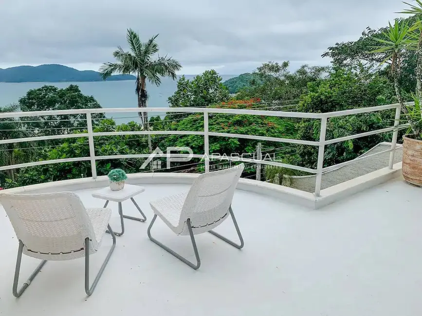 Foto 11 de Casa à venda, 563m2 em Caraguatatuba - SP