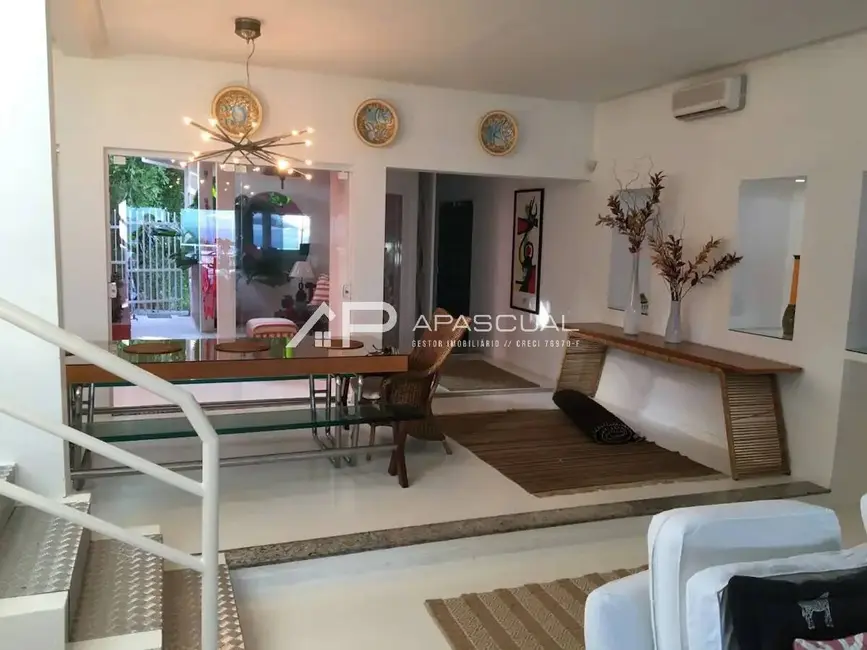 Foto 49 de Casa à venda, 563m2 em Caraguatatuba - SP