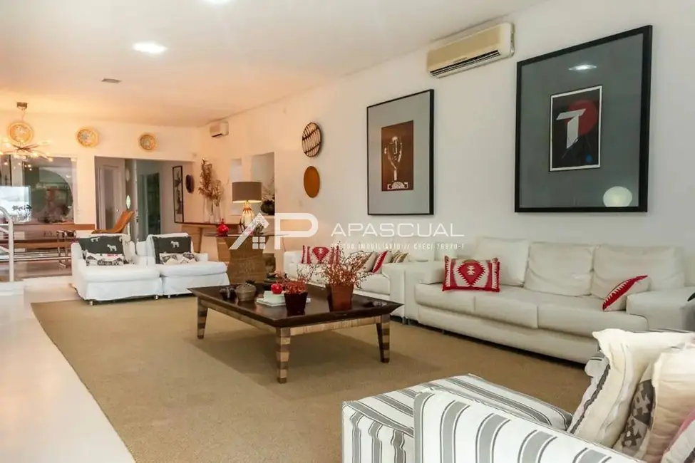 Foto 38 de Casa à venda, 563m2 em Caraguatatuba - SP