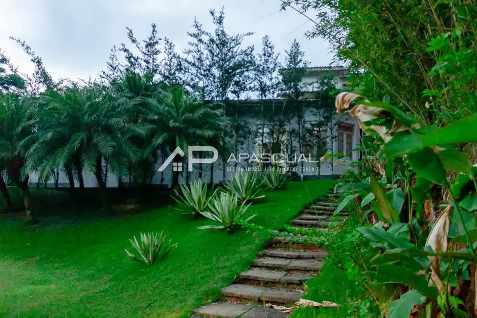 Casa à venda, 563m2 em Caraguatatuba - SP - imagem 3 Foto 3 de Casa à venda, 563m2 em Caraguatatuba - SP
