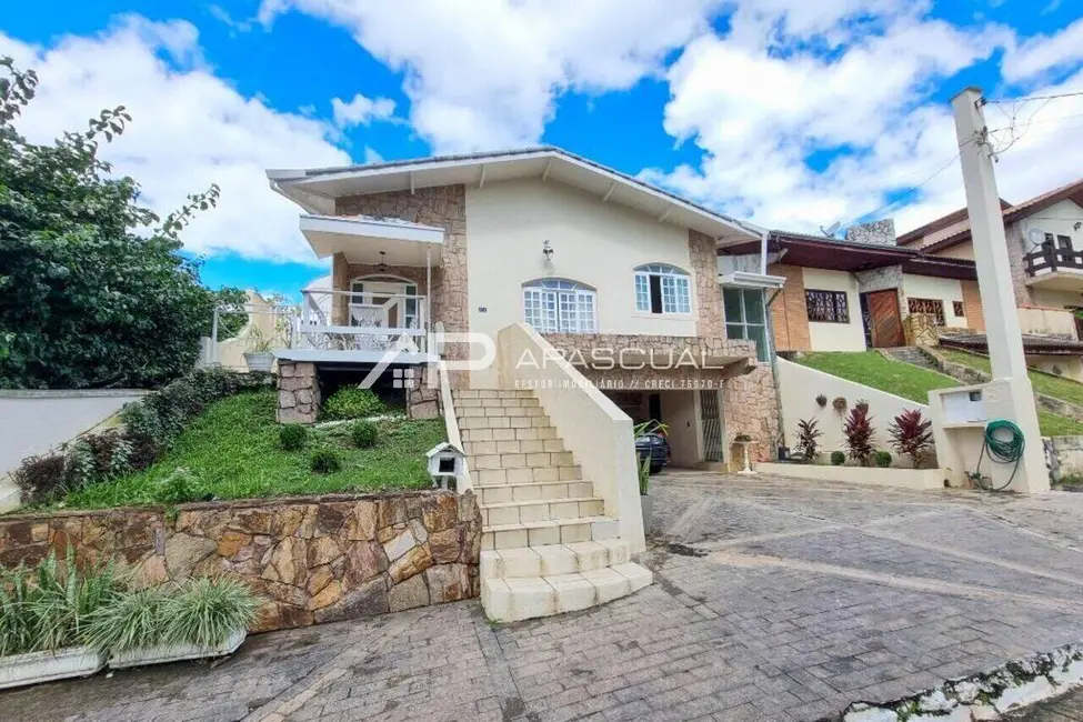 Foto 1 de Casa com 4 quartos à venda, 190m2 em Sao Jose Dos Campos - SP