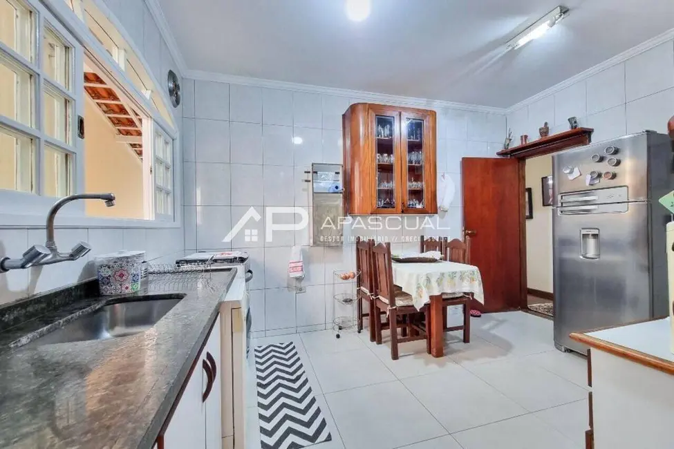Foto 9 de Casa com 4 quartos à venda, 190m2 em Sao Jose Dos Campos - SP