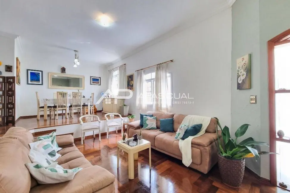 Foto 5 de Casa com 4 quartos à venda, 190m2 em Sao Jose Dos Campos - SP