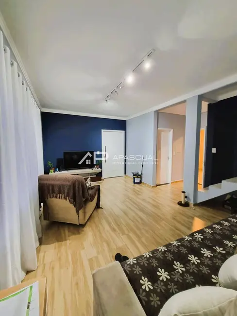 Casa com 3 quartos à venda, 105m2 em Sao Jose Dos Campos - SP - imagem 1 Foto 1 de Casa com 3 quartos à venda, 105m2 em Sao Jose Dos Campos - SP