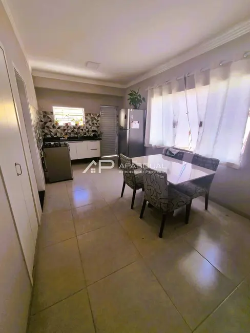 Casa com 3 quartos à venda, 105m2 em Sao Jose Dos Campos - SP - imagem 3 Foto 3 de Casa com 3 quartos à venda, 105m2 em Sao Jose Dos Campos - SP