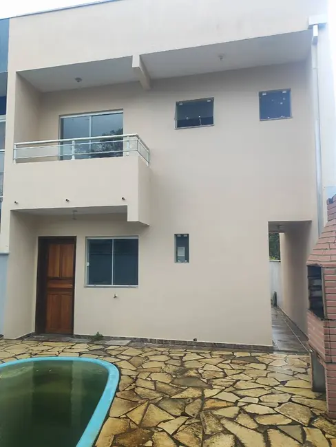 Foto 1 de Casa com 2 quartos à venda, 70m2 em Guaratuba - PR