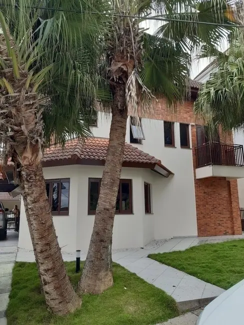 Casa com 4 quartos à venda, 394m2 em Abranches, Curitiba - PR - imagem 2 Foto 2 de Casa com 4 quartos à venda, 394m2 em Abranches, Curitiba - PR
